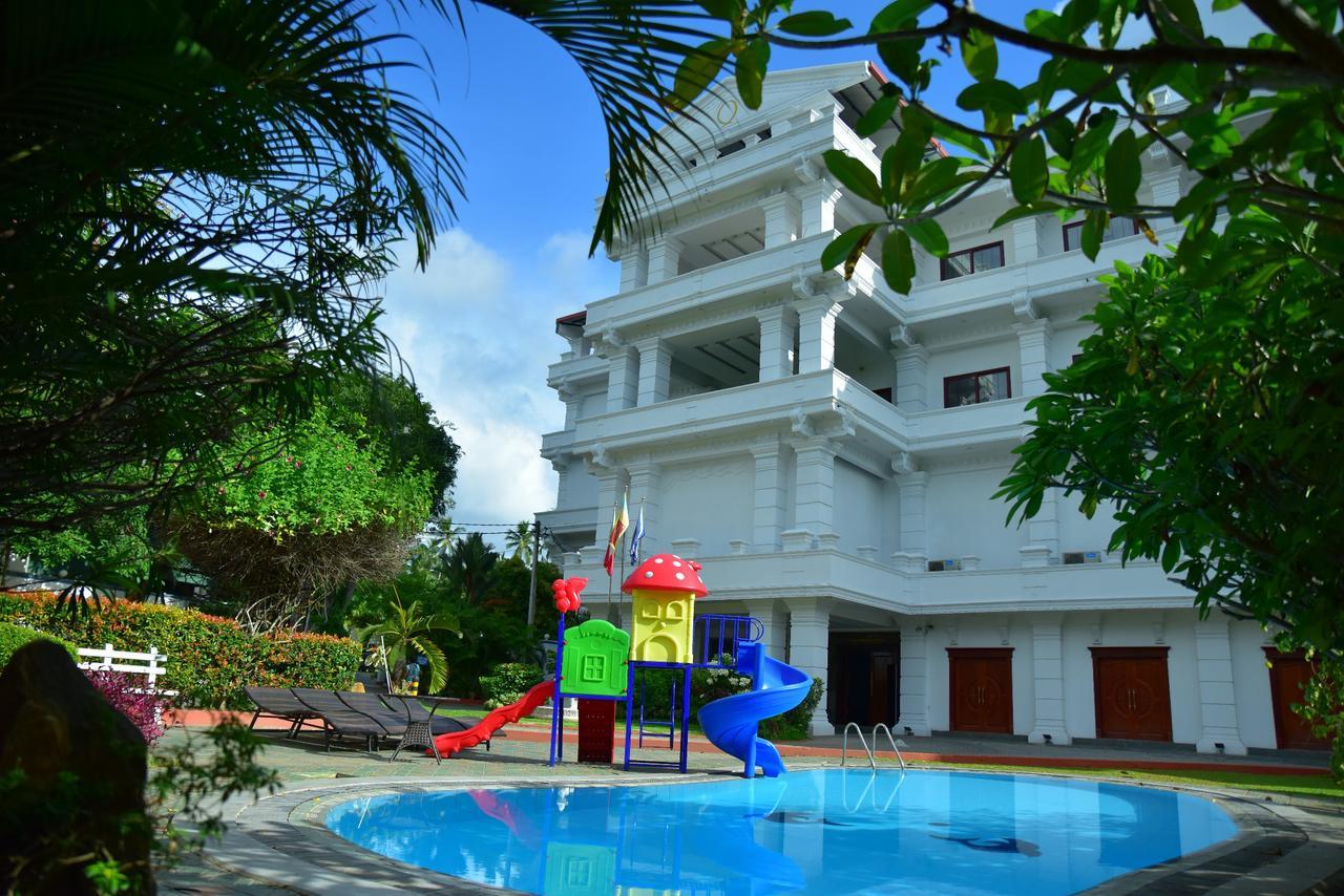 Euro Star Hotel Katunayaka Exterior foto